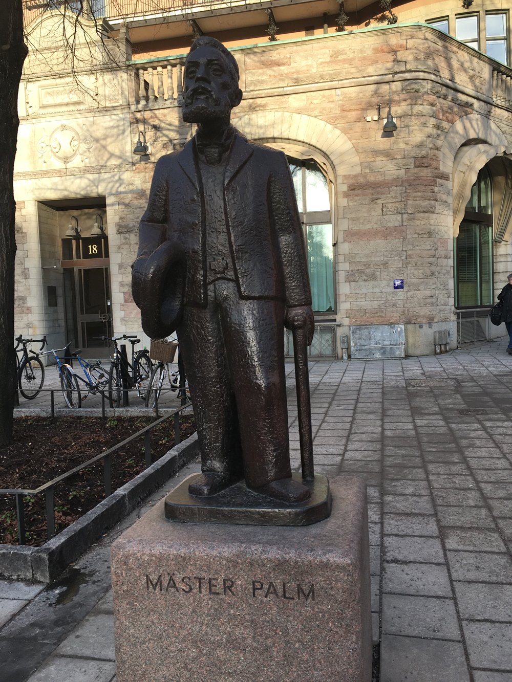 Mäster Palm, Ture Johansson, staty Norrmalm