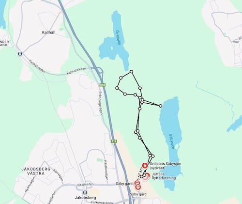 Slingan vid Cafe Säby gård är ca 7 km lättgången grusväg