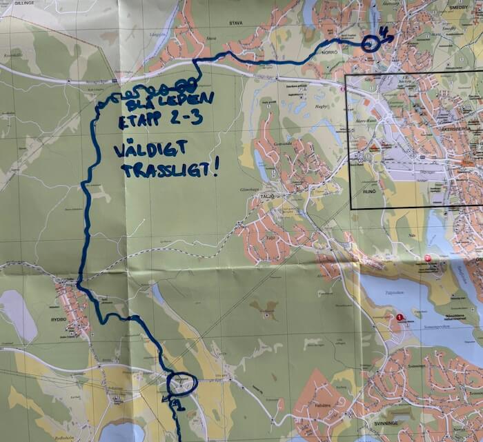 En ordentlig papperskarta är nödvändig för att hitta Blå leden etapp 2 och 3 över huvud taget.